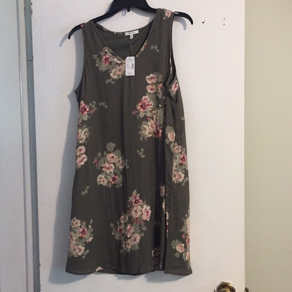 NWT Maurices medium green floral sleeveless dress